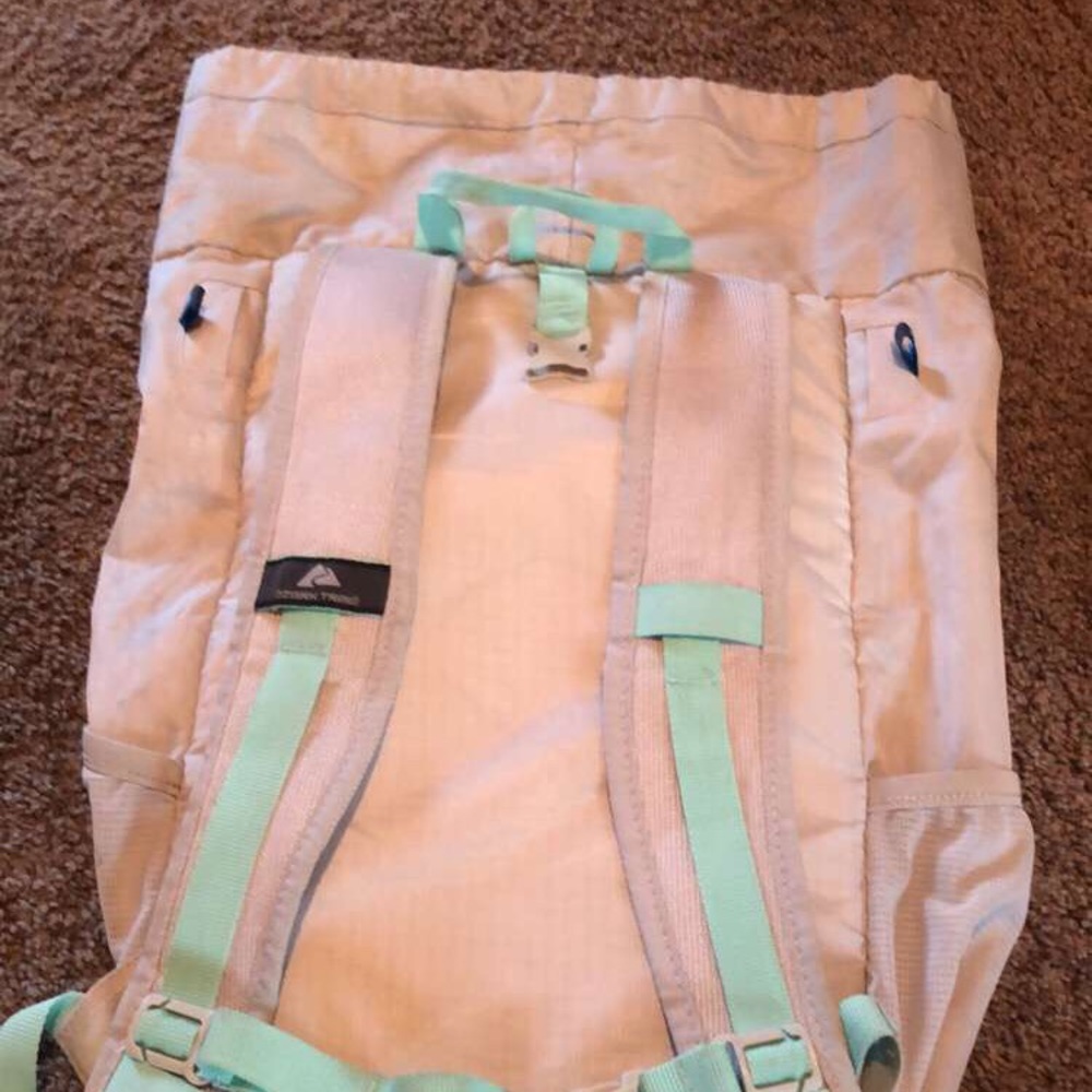 Hiking back pack - Picture 6 of 7